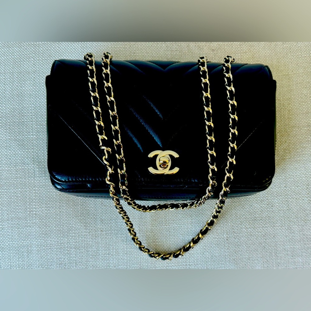 Calfskin Chevron Quilted Flap Bag black